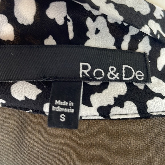 Ro & De Black and White Wrap Front Top with Sexy Sheer Back - Size Small - Picture 12 of 14